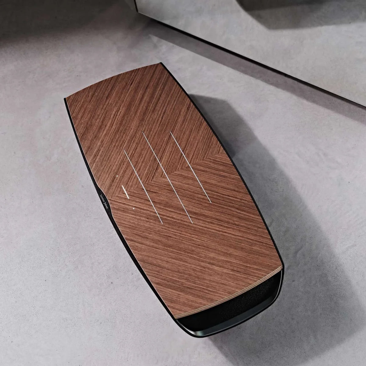Sonus faber Omnia Walnut top view